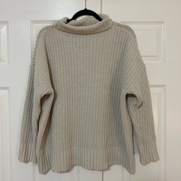 aerie Sweaters - Aerie Knit Cream Turtleneck Sweater in Extra Small